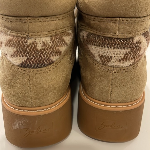 Zodiac Aztec Pattern tan ankle boot size 9.5 - Picture 4 of 10
